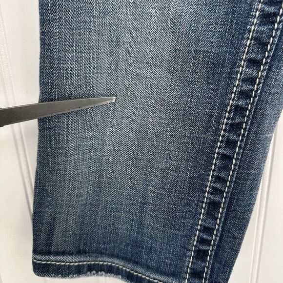 Miss Me Jeans 29 Capri Embroidery Rhinestones Distress Denim Y2K Western *Flaw - Picture 4 of 11